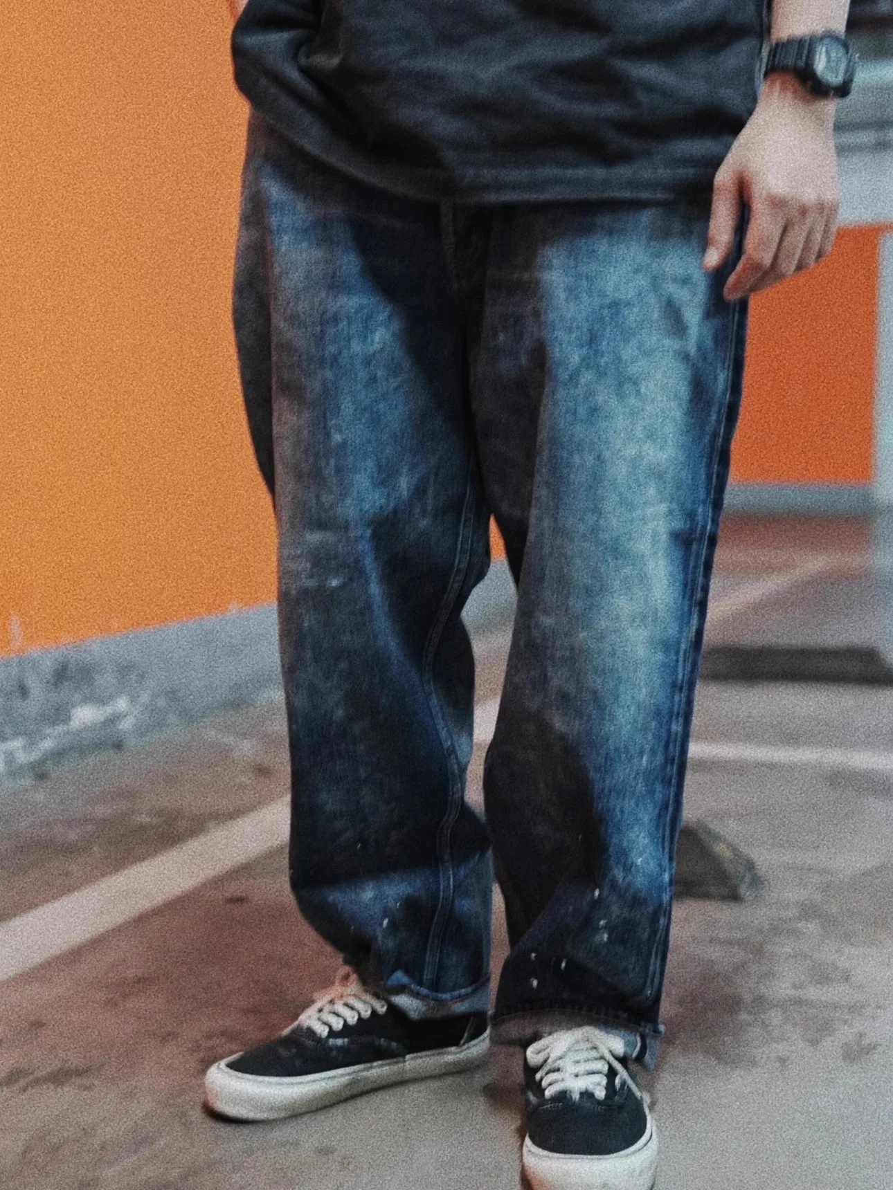 

Мужские повседневные джинсы свободного кроя из хлопка, неэластичные, с эффектом выцветания, винтажные, с принтом «снежинки» и брызгами чернил, из денима с низкой плотностью ткани.