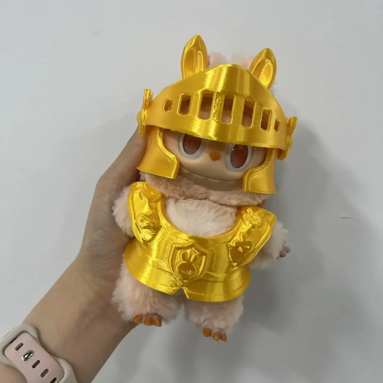 Neue 3D Rüstung Labubu Kleidung Dragon Slayer Ritter Rüstung Schwert Set Mini Plüsch Puppe Kleidung Mode Puppe Zubehör Geschenk