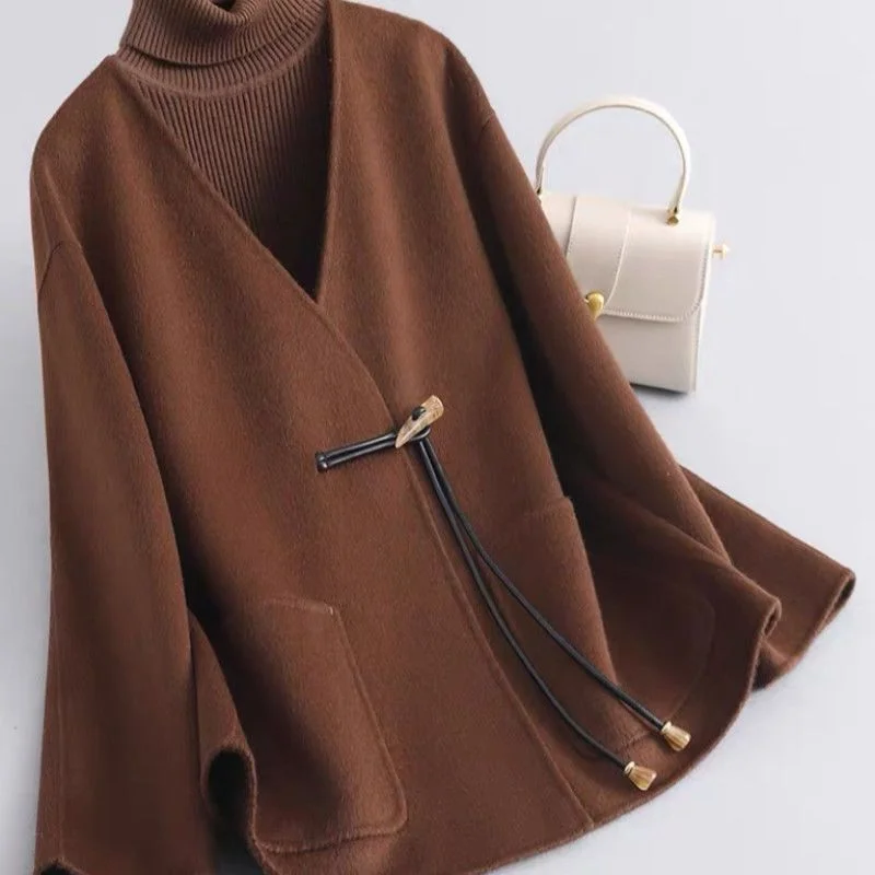

Mom's Fur Coat with Cow Horn Buckle, Chinese Style Double-sided Fur Coat, Versatile Chinese Autumn and Winter Western Style Coat