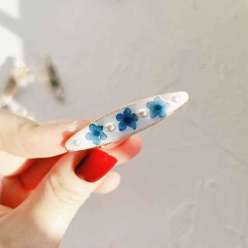 

3239 Wholesale Handmade Design Dried Eternal Flower Hair Clip Forest Style Fairy Bangs Clip Creative Christmas Birthday Gift