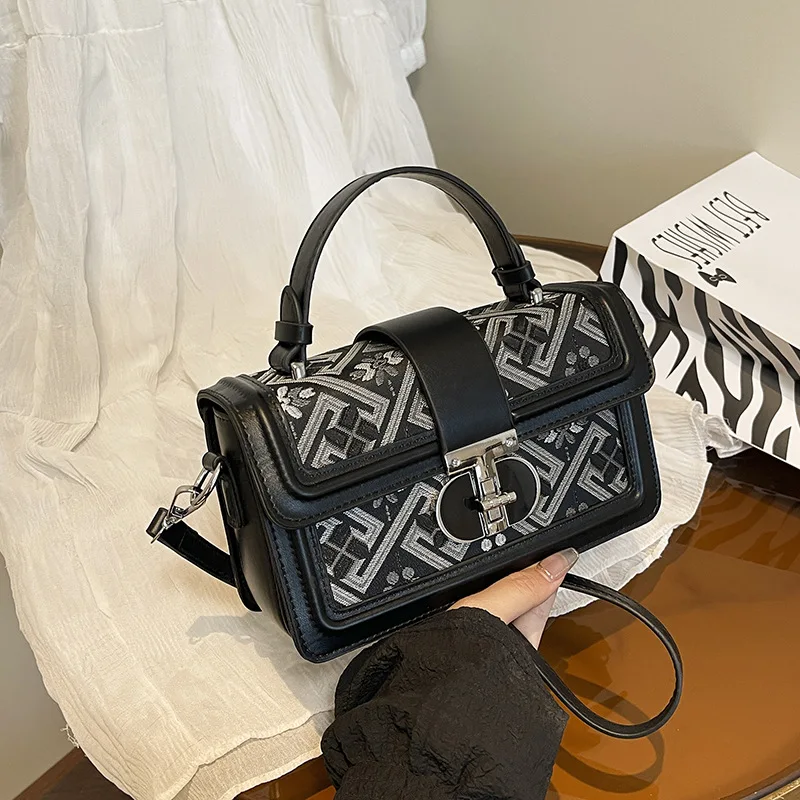 

2025 Summer Square Bag - Minimalist Crossbody Purse for Women, Chic Designer Shoulder Bag