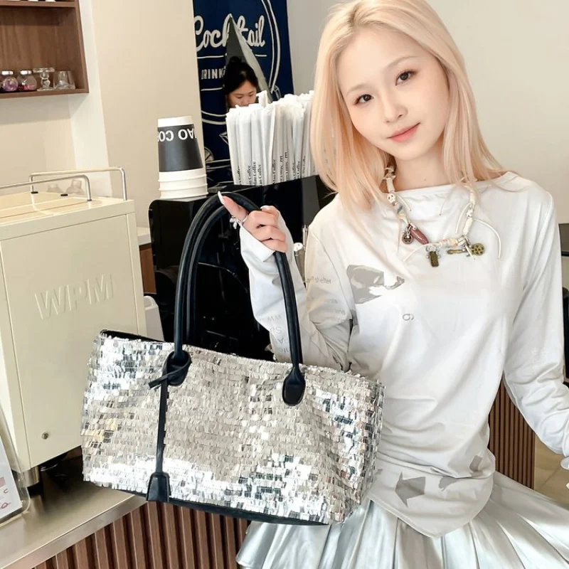 

Ladies Handbag Made Of Gully-Printed Leather Featuring Paris Trendy Vintage Daily Refined Style​