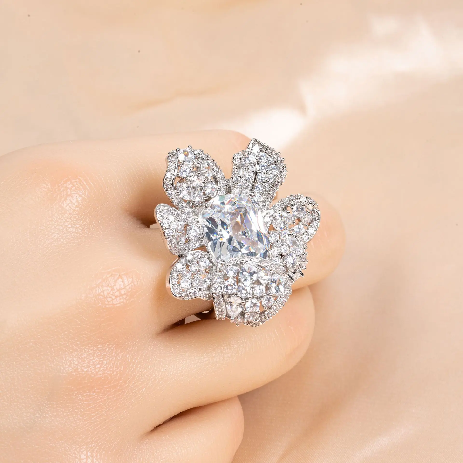 HIBRIDE Hot sale elegant jewellery stereoscopic multicolour floral non-tarnish ring daily party dress prom bridal gift R07