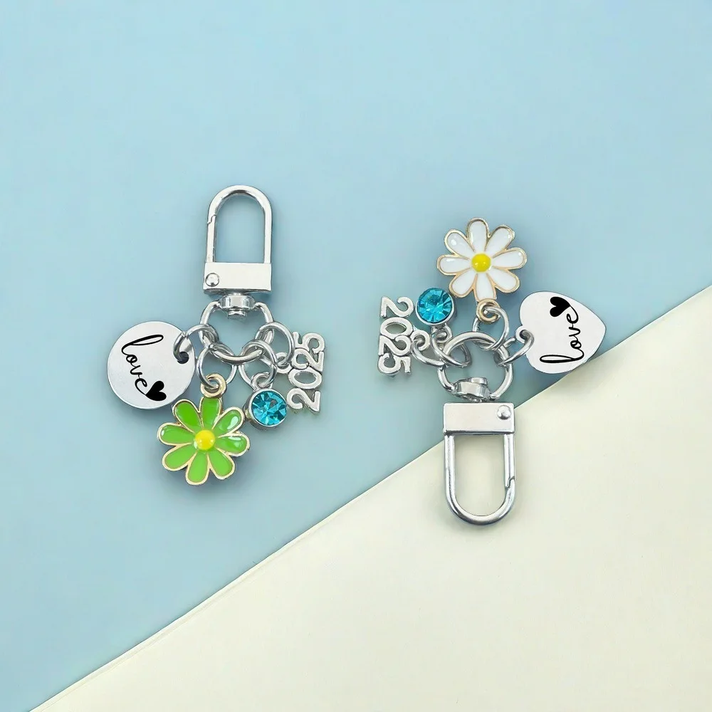 

Custom name 2025 cute daisy sunflower 3 points small door buckle DIY custom keychain bag bag pendant