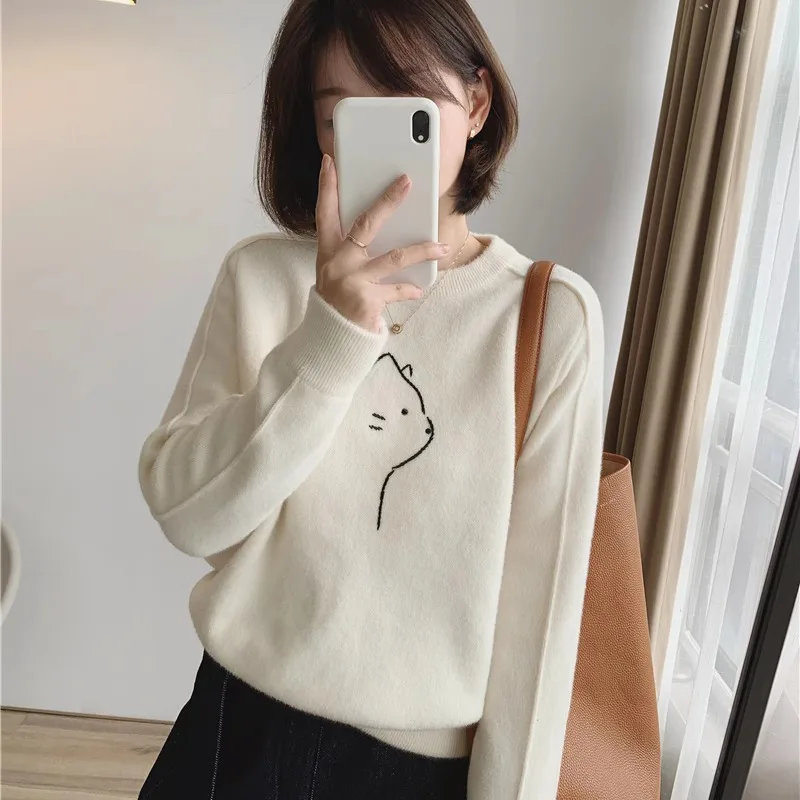 

Korean Embroidered round Ne ort Velvet Thiened Sweater Women Winter Loose Simple Matchable Overhead Knitted irt Top