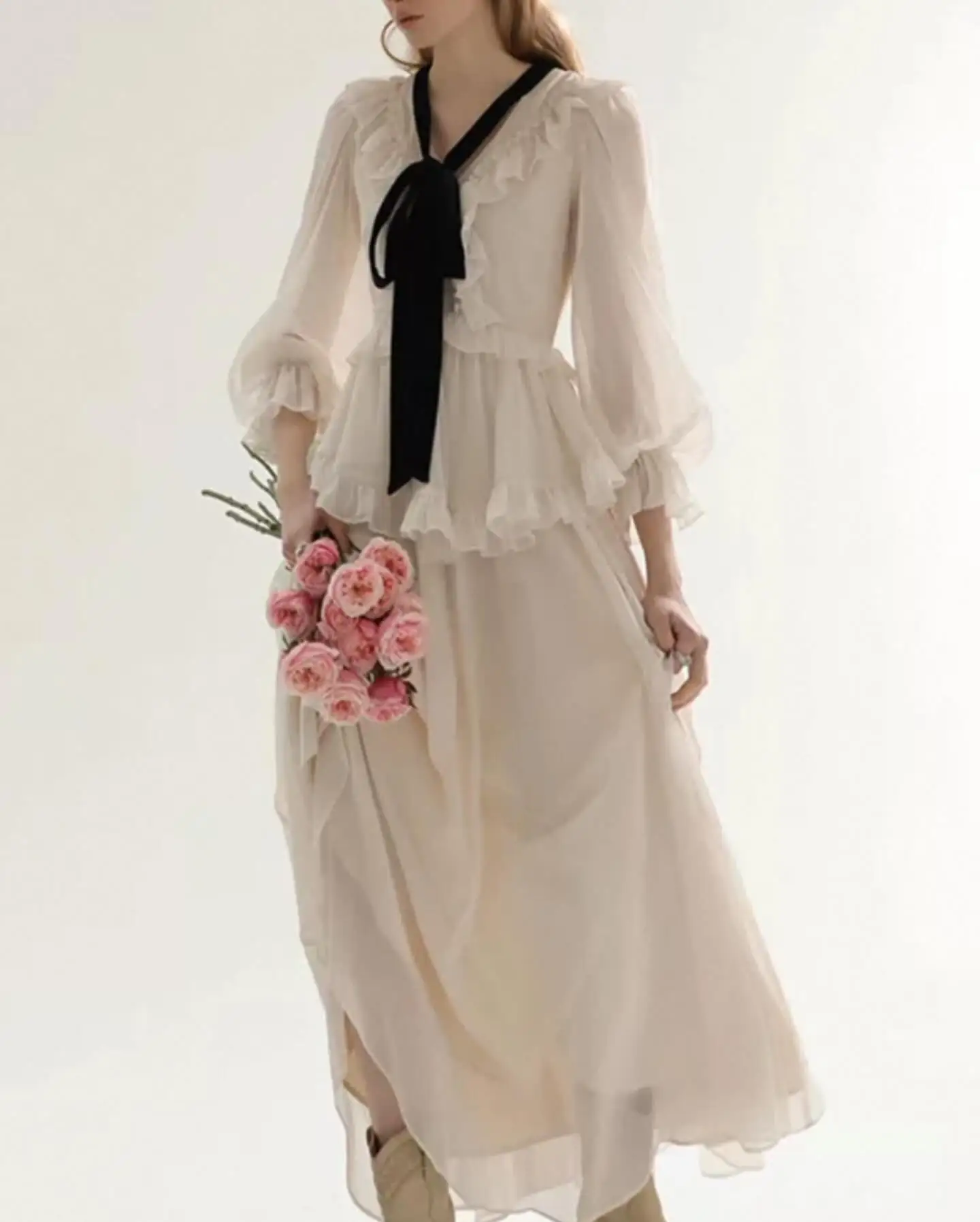 

Customized Sexy Organza Ribbons Ruffles Evening Dresses High Quality Long Sleeves V-Neck Cocktail Dress Custom Size Pa