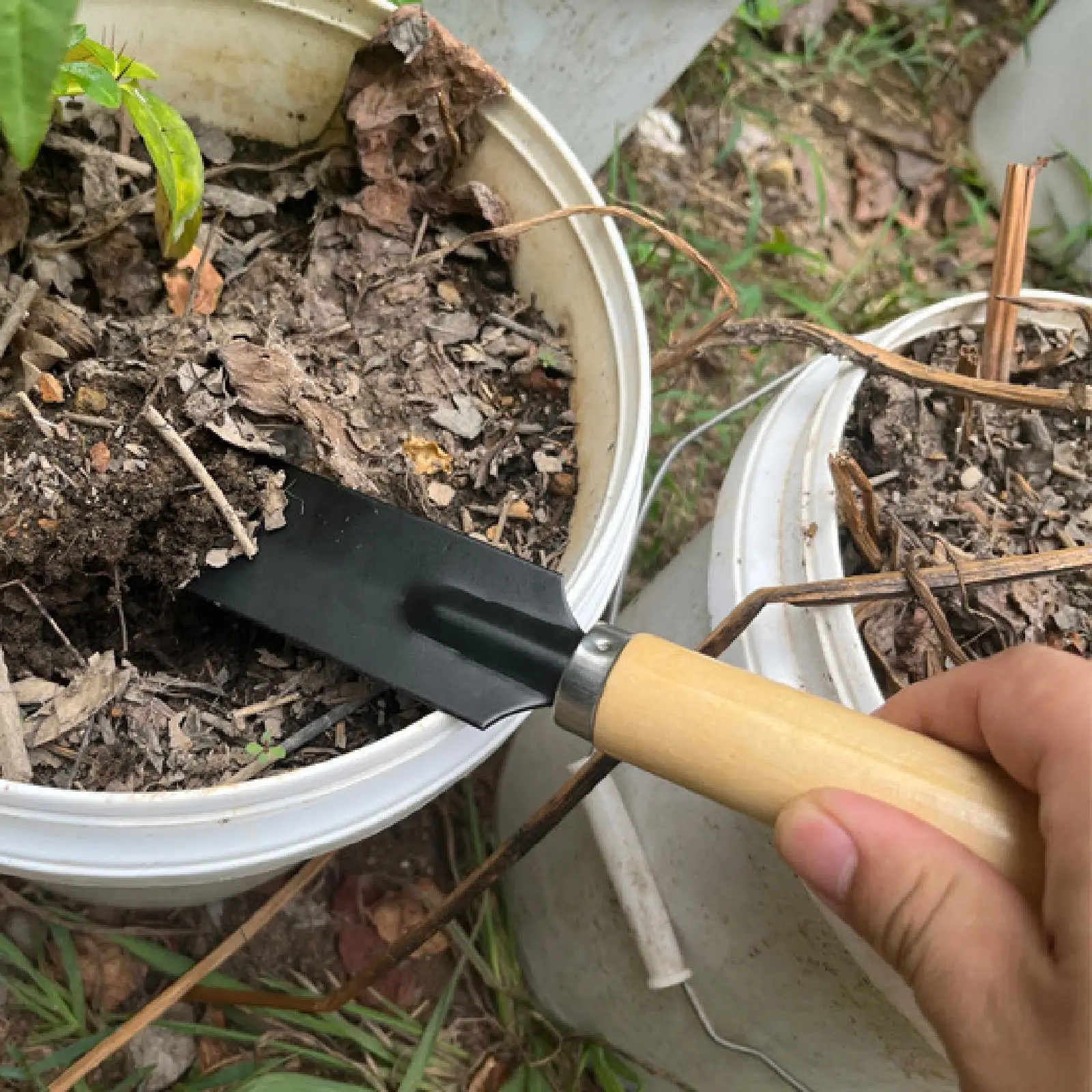 Small Garden Spade Digging Tool Wood Handle Multifunction Gardening Tool Hand Trowel