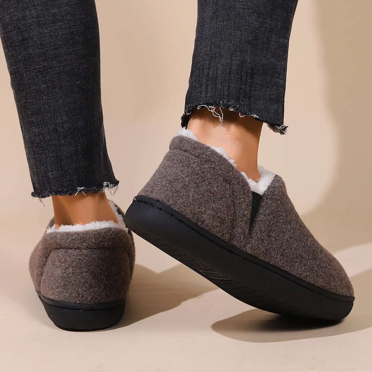 Kidmi Vrouwen Schoenen Huis Schoenen Mannen Outdoor Bont Antislip Schoenen Voor Vrouwen Winter Warme Pluizige Slippers Vrouw Enkel Bont Schoenen 2024