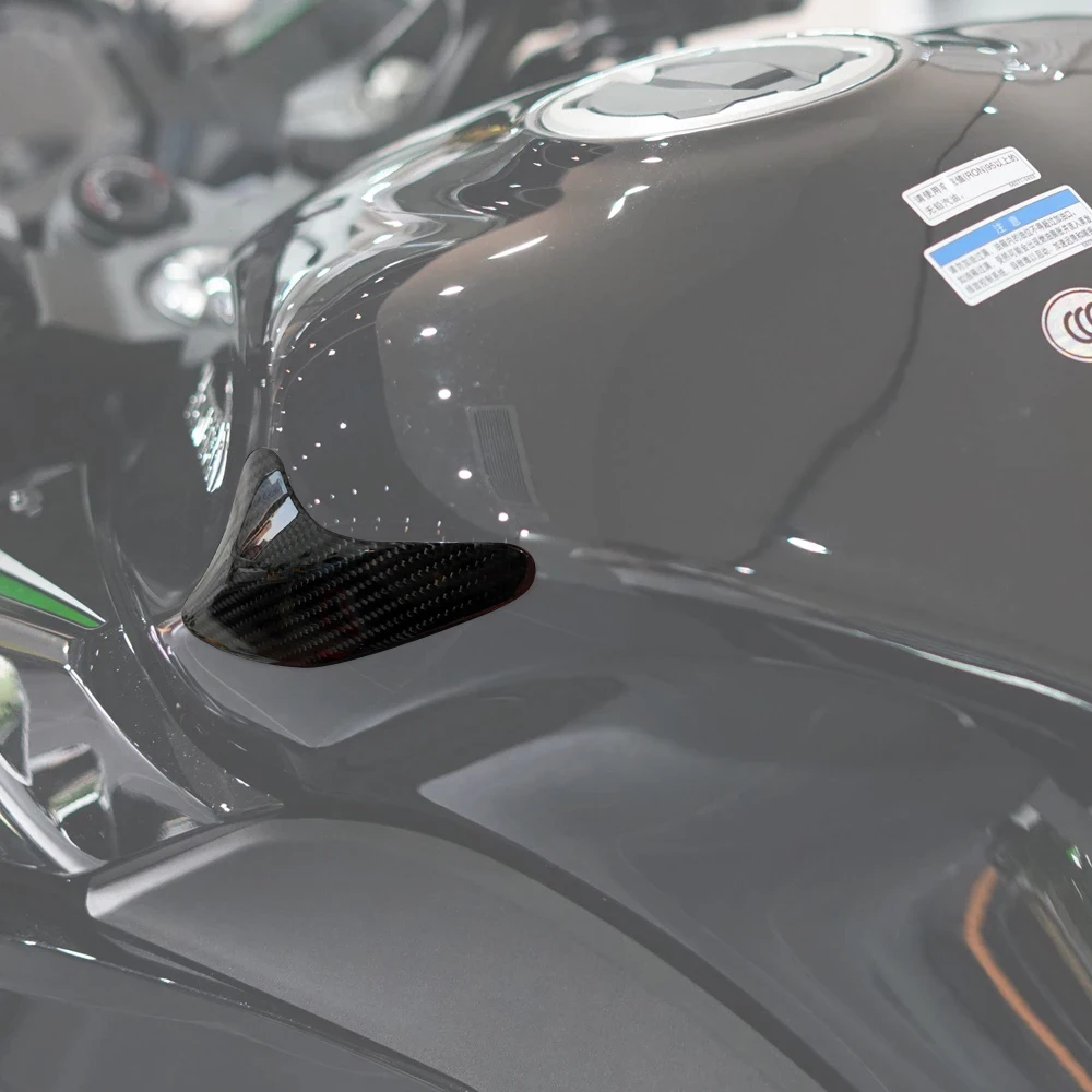 

Carbon Fiber Motorcycle Fuel Tank Cover Falling Protection for Kawasaki Z1000 Z1000SX 2015-2022 Autoclave Molding
