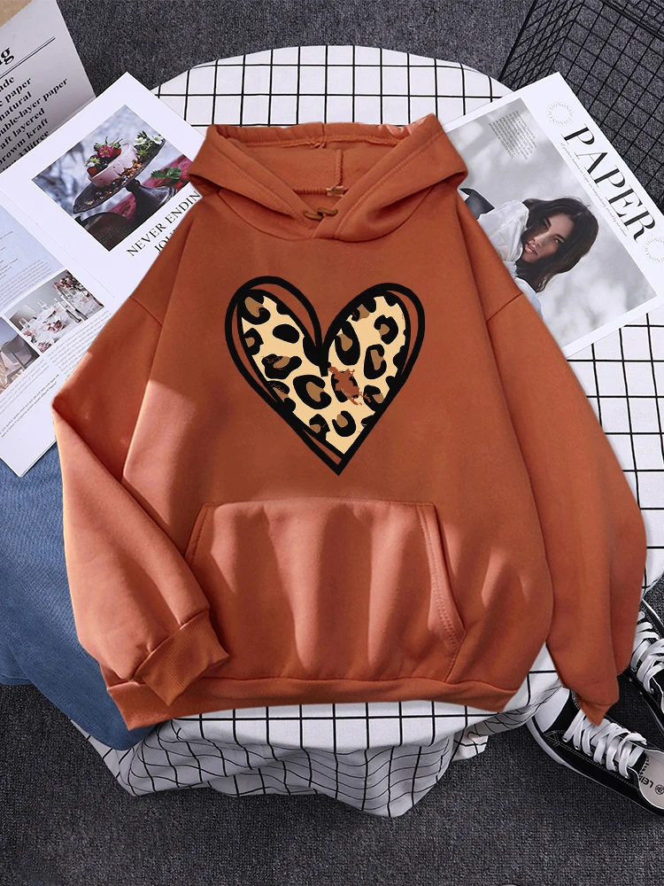 Incomplete Leopard Heart Printed Woman Hoody Cartoon Autumn Sweatshirt Harajuku Fashion Clothes Crewneck Fleece Female Hoodie