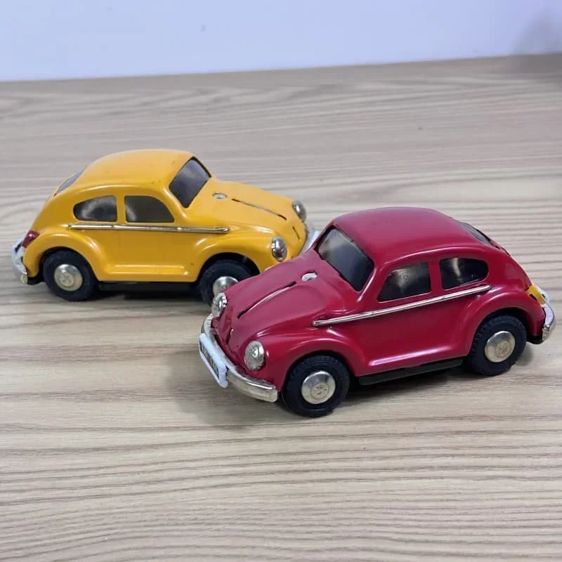 [Funny]  Adult Collection Retro Wind up toy Metal Tin The Beetle car Mechanical toy Clockwork toy figures model kids gift