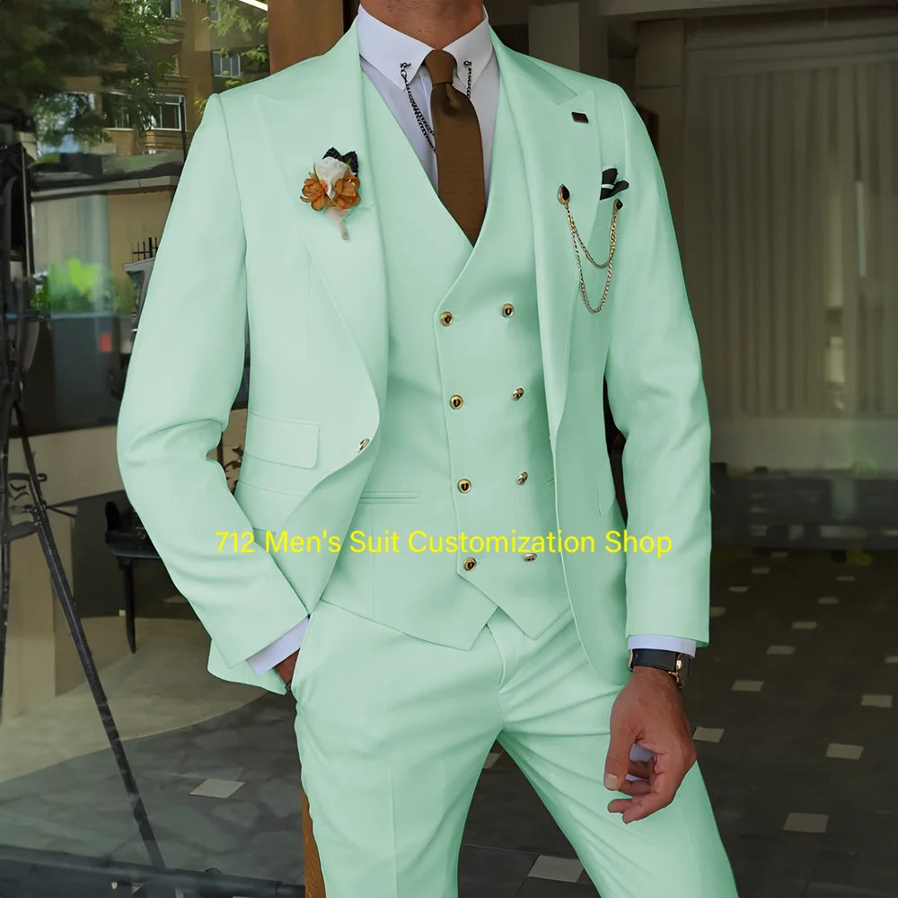 

Elegant Men's Suit 3 piece suit Peak Lapel Jacket Pants Vest Wedding Groom Tuxedo Gold Button Blazer Customized