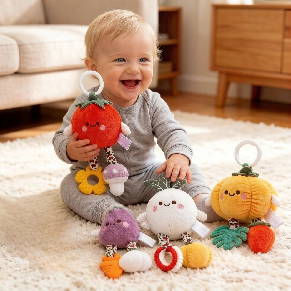 4 peças de brinquedos suspensos para berço com formato de animais e vegetais frescos, macios, de pelúcia, com som relaxante, educativos para bebês.