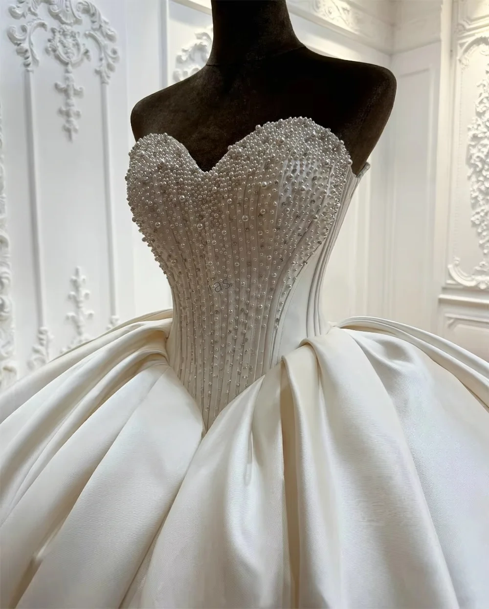 Customized Luxury High Quality Satin Elegant Wedding Dress  Amanda Novias Official