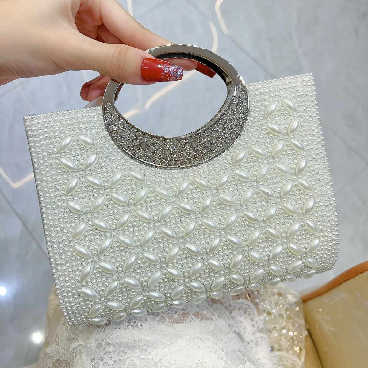 2025New Glamorous Fashion Design Pearl Inlay Wedding Handbag Lady Shiny Chain Shoulder Bag Crossbody Bag Evening Bag Party Purse