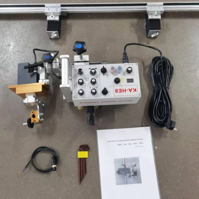 معدات آلة لحام المعادن الأوتوماتيكية متعددة الاستخدامات جرار روبوت لحام أوتوماتيكي للمؤخرة العمودية