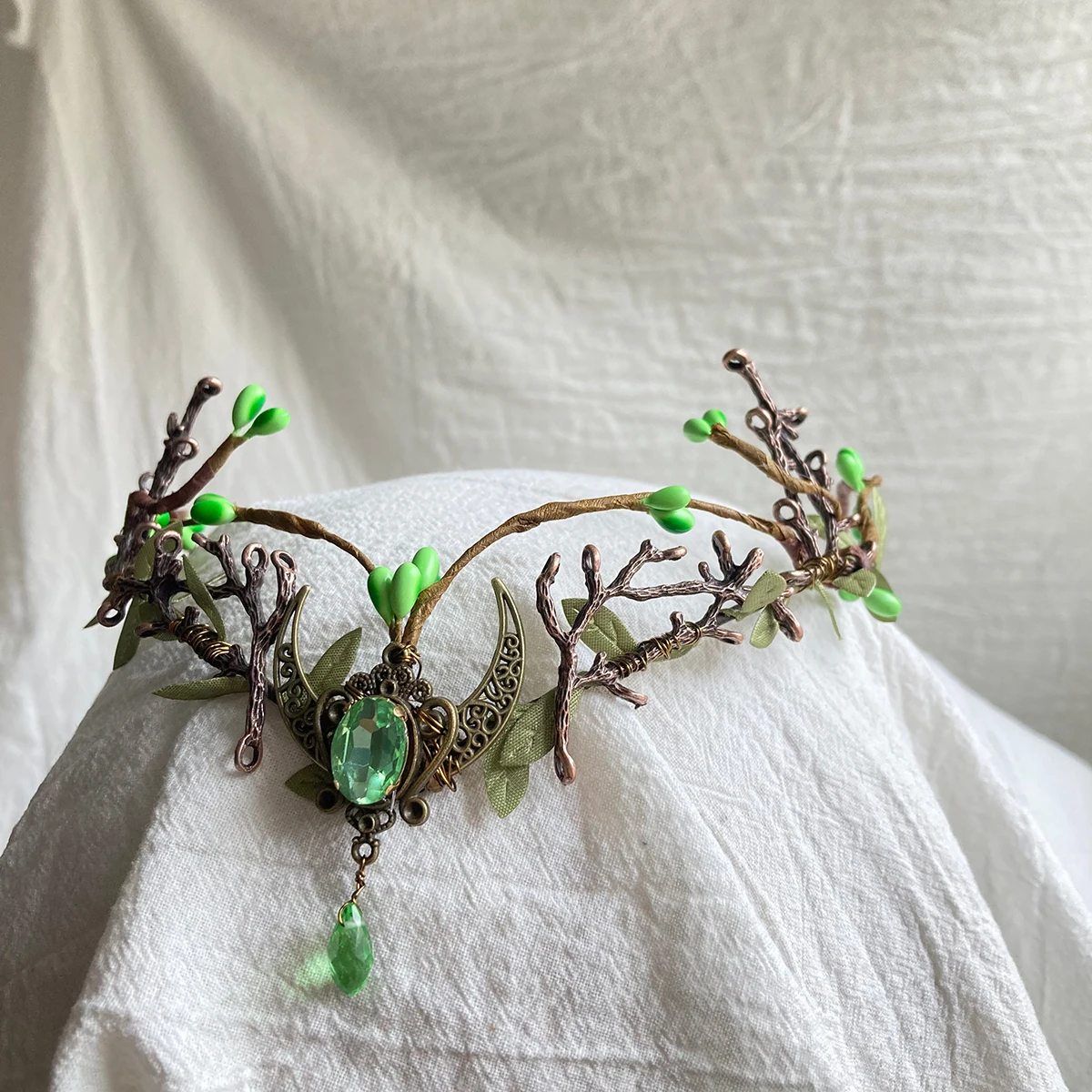 NATSORA Moon Woodland Stirnband Tiara mit Zweigen, Feenkrone, Elfenkrone für Braut, Hochzeit, Feen-Schmetterlingskostüm – Detail 10