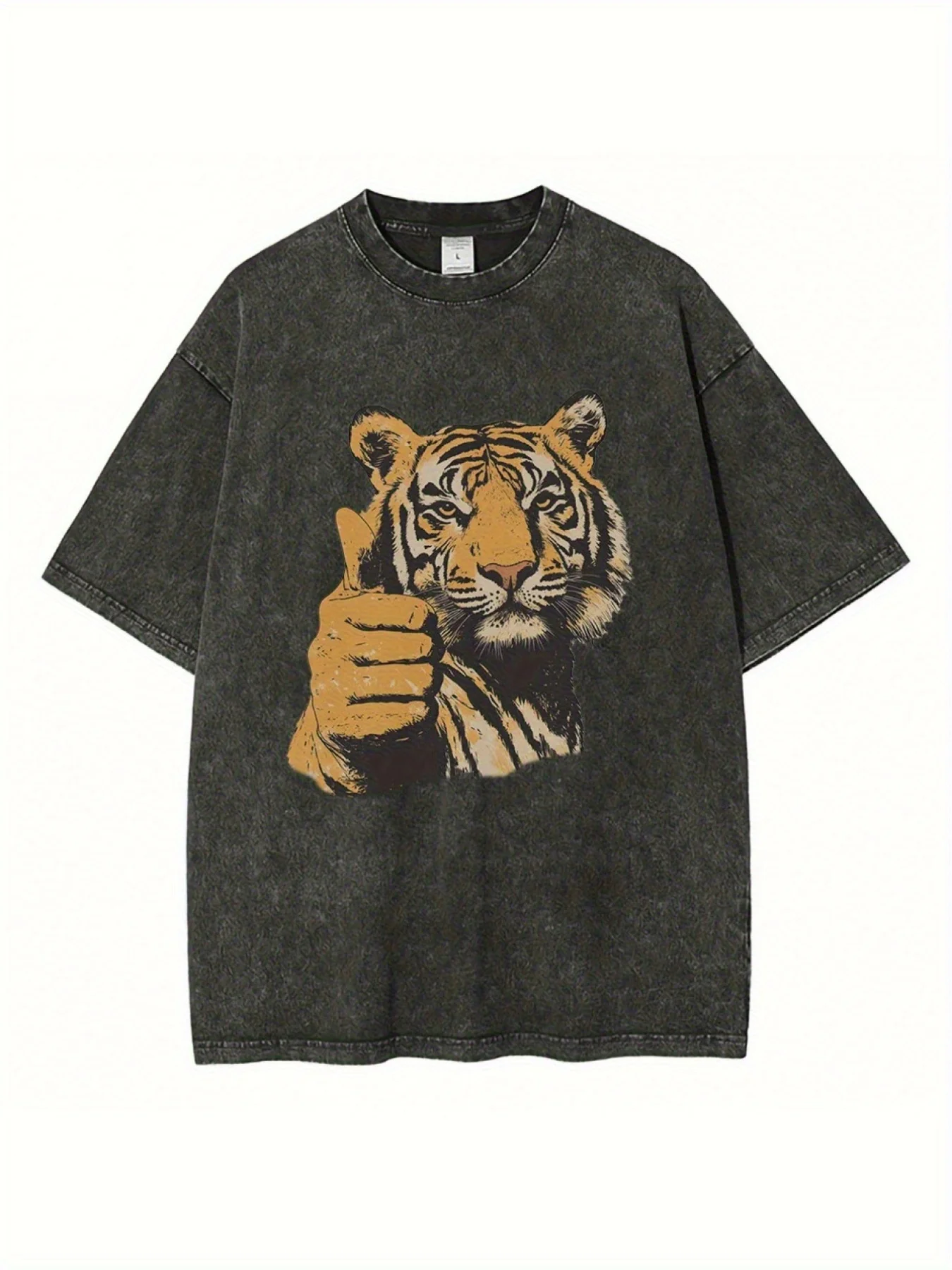 Men's Vintage Tiger Thumb Pattern T-Shirt - Faux Vintage Wash, Regular Fit with Dropped Shoulders, Soft and Breathable Fabric, Versatile for All Seasons, Gothic Style T-Shirt, Comfortable Fit