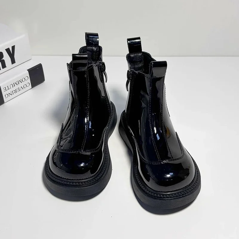 2025 الخريف الشتاء العلامة التجارية الجديدة الاطفال موضة حذاء من الجلد للبنين بنات للجنسين لامعة بولي Leather الجلود أحذية نصف رقبة من المطاط الكلاسيكية تشيلسي الأحذية #4
