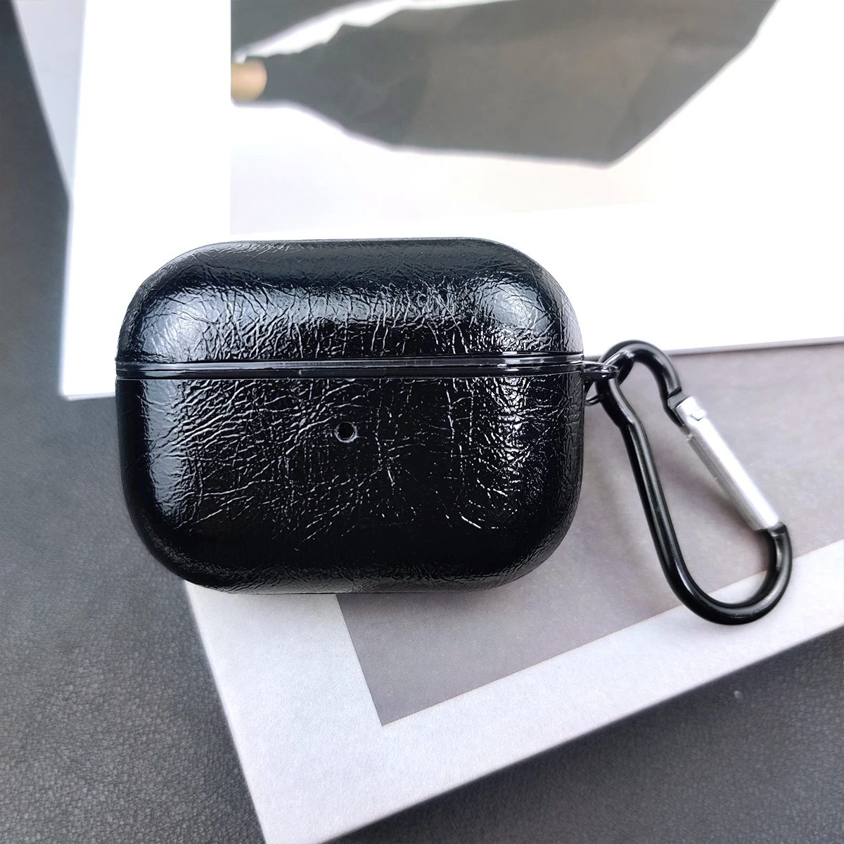 

Luxury Leather Case for AirPods Pro3 2025 Bluetooth Earphone Accessories All Inclusive Leather with Buckle for AirPods Pro 4 2 3