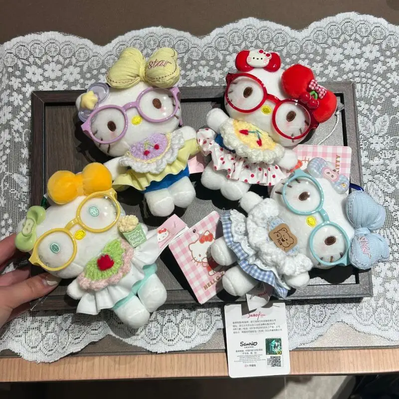 

Очаровательный плюшевый брелок Sanrio Hello Kitty в виде вязаного нагрудника, стильный аксессуар для сумок, оптовая продажа