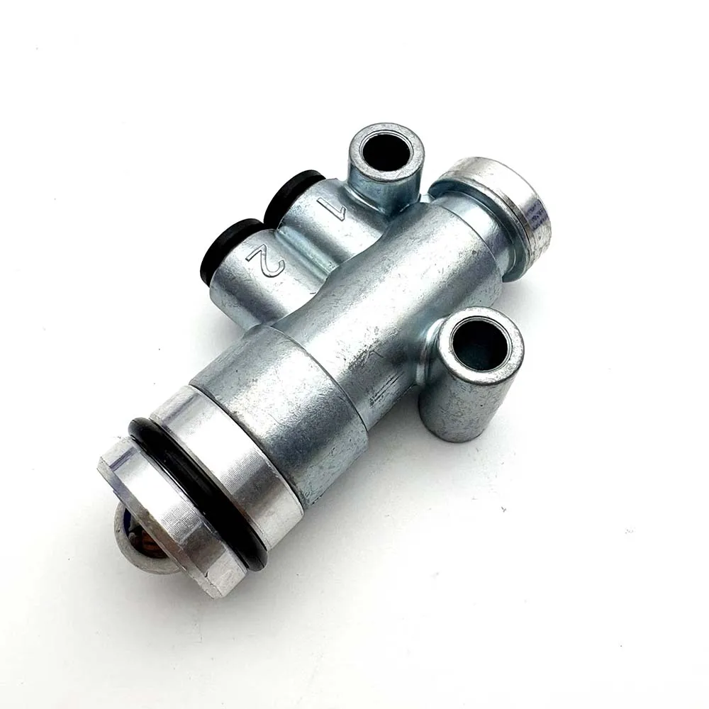 Multiport Gearbox Valve for MAN Truck F2000 F90 M2000 M90 E2000 LION'S COACH 81521706096 81521706156 Truck Parts