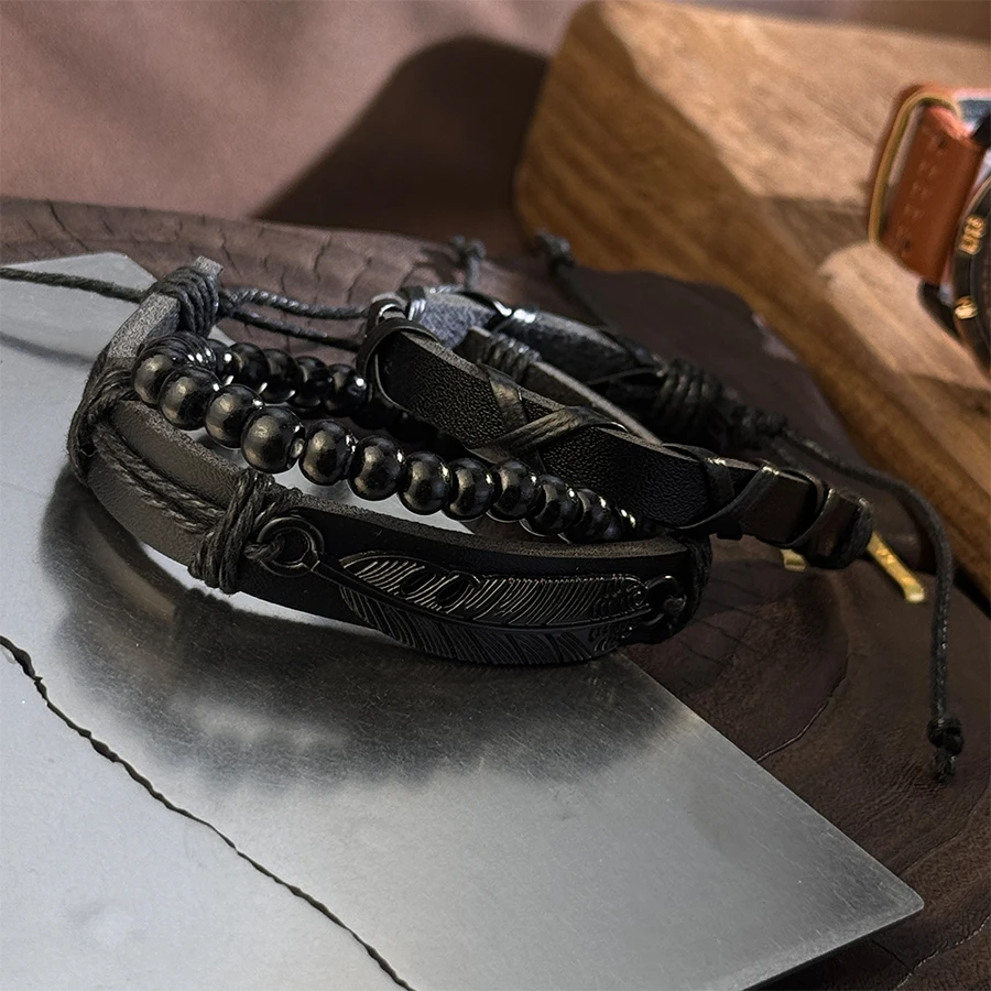 Bracciale da uomo 4 pezzi con perline e tessitura di piume, orologio al quarzo con ali naturali in stile industriale retrò per tutte le quattro stagioni