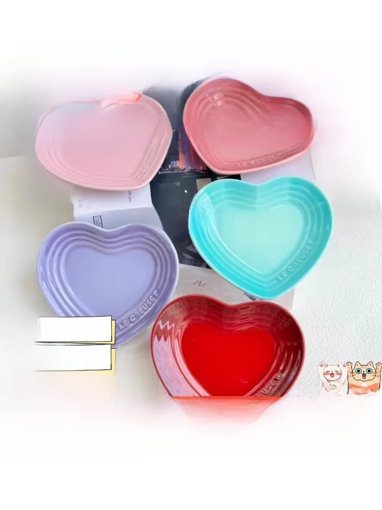 

Le Creuset Cool Color Enamelware Heart aped Dert Plate Small Plate 4cm French Sle Cerc Diware from Mainland China