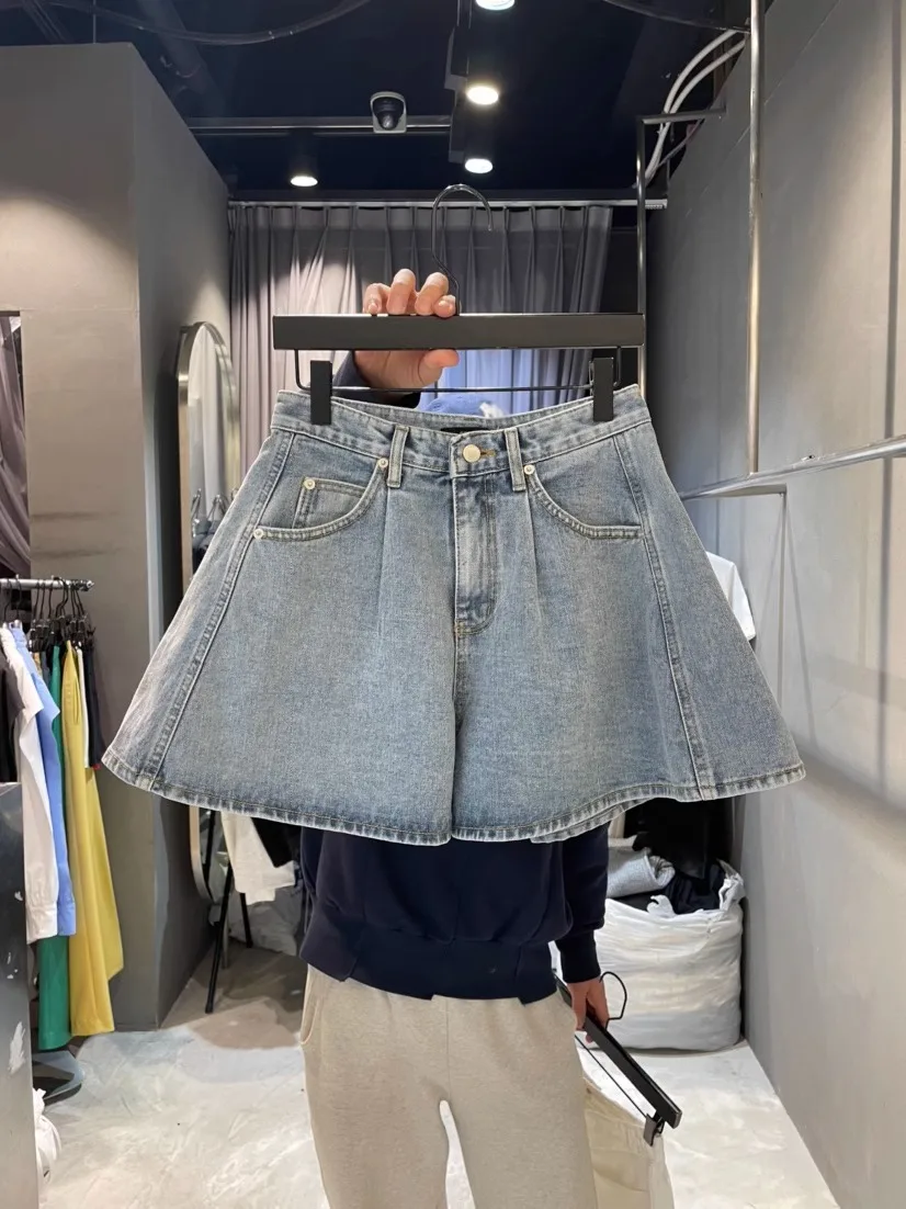 

Retro Washed High Waisted Denim Shorts For Summer 2025 New A-line Wide Leg Pants Women Classic Blue High Street Hot Short Jeans