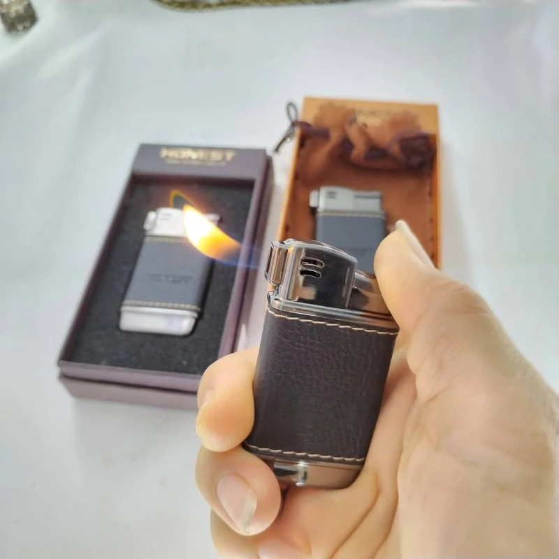 

Honest Professional Leather Wrapped Pipe Lighter Angled Flame Design Refillable Windproof Butane Lighter for Tobacco Smokers