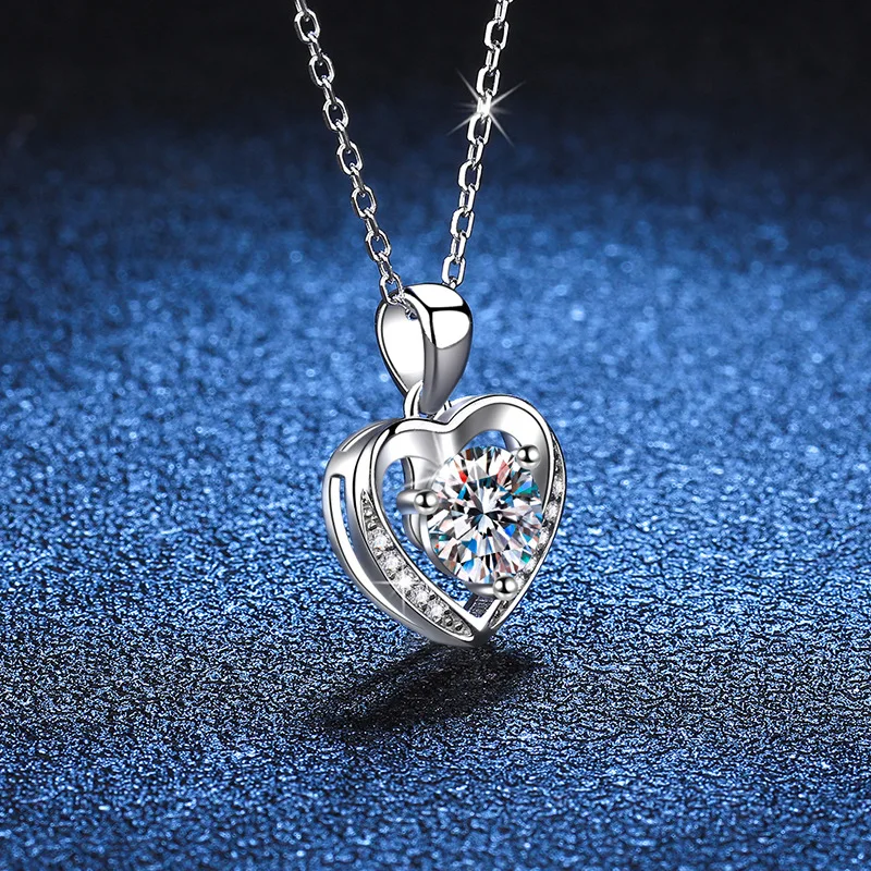 D Color Moissanite Necklace Eternal Heart Silver Pendant Clavicle Chain Chinese Valentine's Day Gift Platinum PT950 Mark