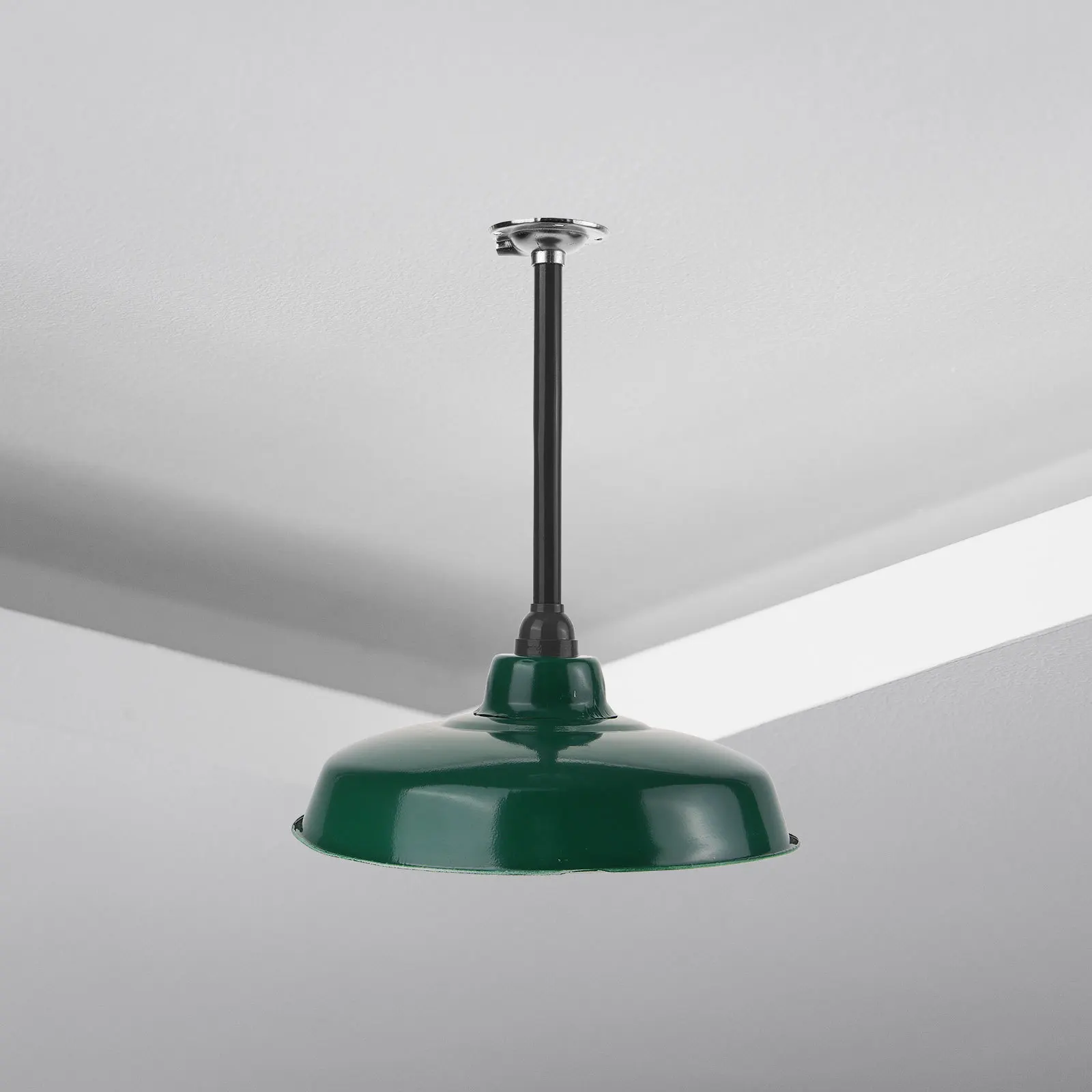 

Retro Green Enamel Lamp Shade Protective Waterproof Light Cover Industrial Replacement Lamp Shade for Factory Outdoor