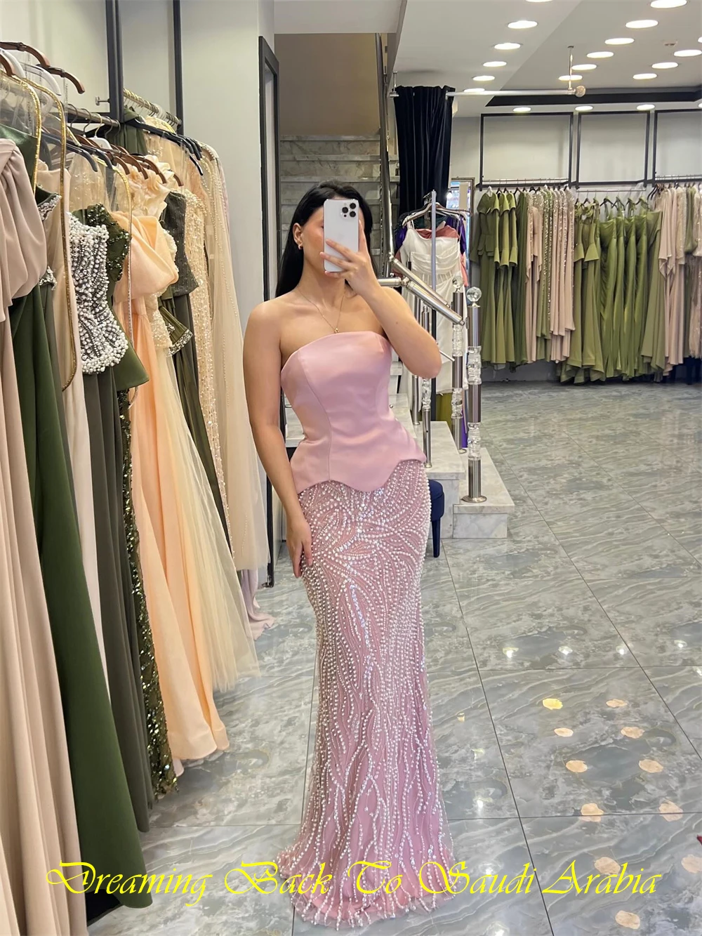 Customized Classic Pink Organza Evening Dress Elegant Strapless Sleeveless Celebrity Gowns Formal Straight Crystal Party Dresses