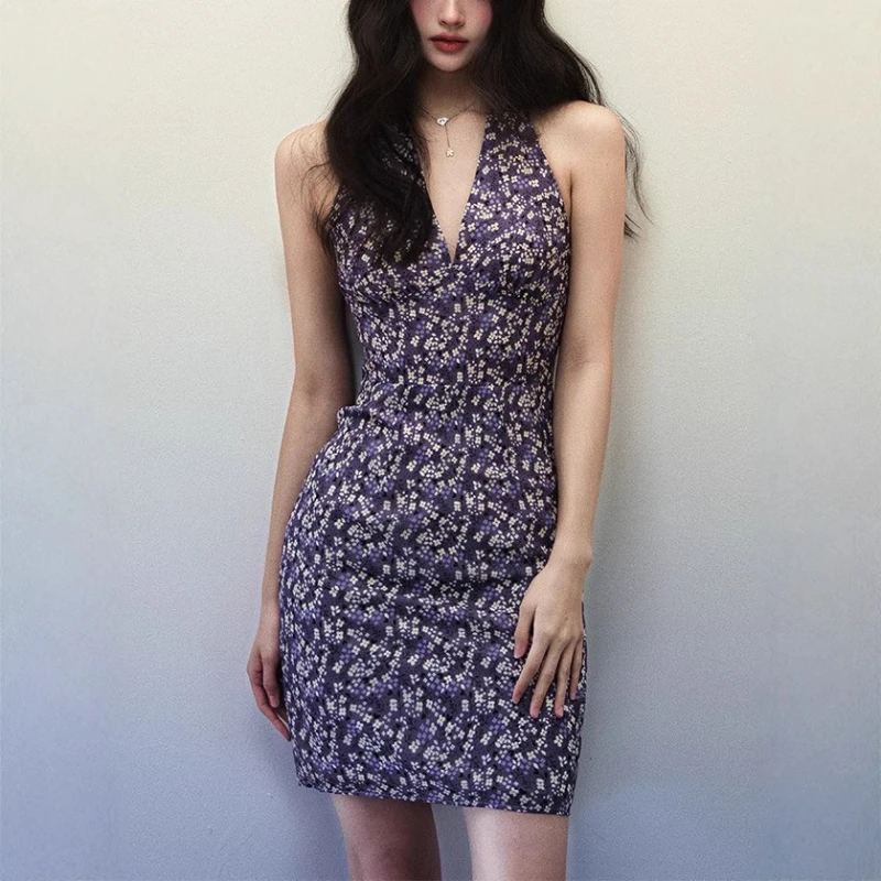 

Floral Hanging Neck Dress for Women in Spring and Summer, Waist Cinched and Backless, V-neck Sleeveless Short Skirt