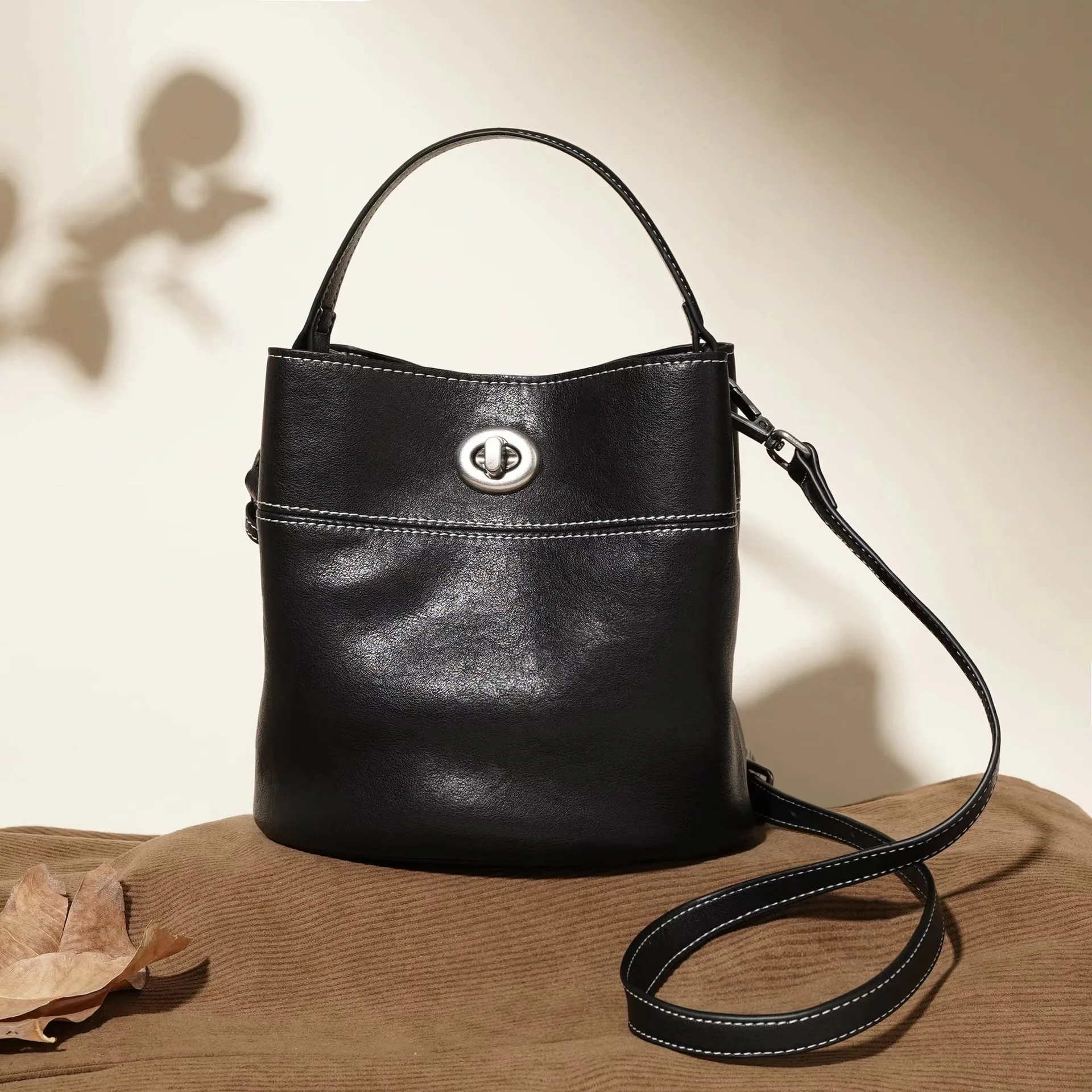 

Women's Genuine Leather Vintage Light Luxury Cowhide Crossbody Bag Single Shoulder Casual Versatile Commuter Bag