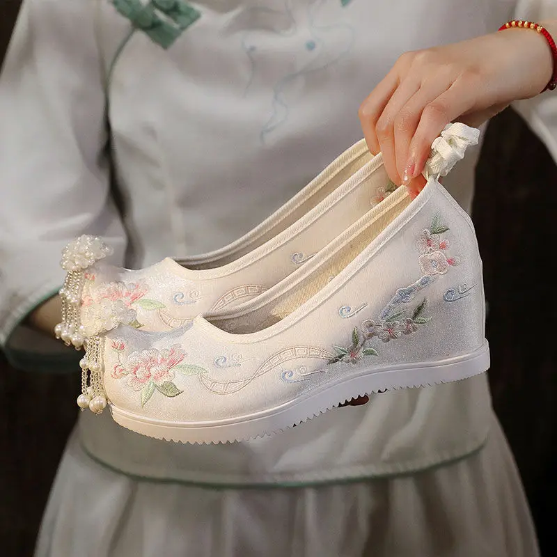 Antyczne buty Hanfu Kawaii damskie chińskie tradycyjne zroszony starożytne wewnątrz podwyższają haft taniec sceniczny występ Cosplay