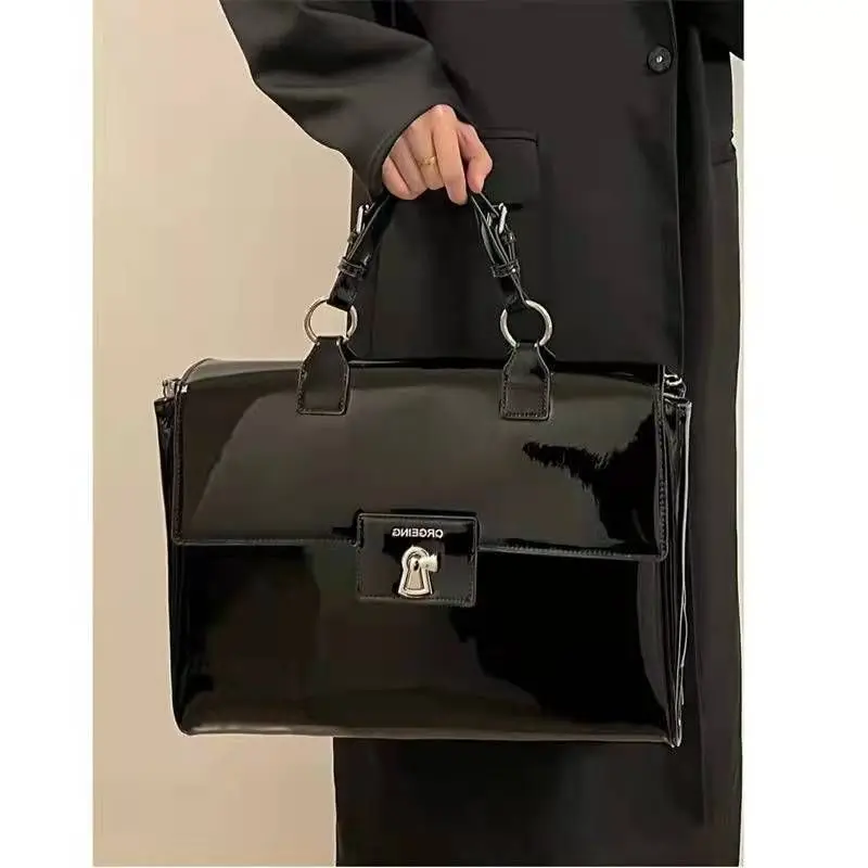 Black Patent Leather Computer Bag Large Capacity Single Shoulder Diagonal Cross Bag neutral Handheld Briefcase By Postman