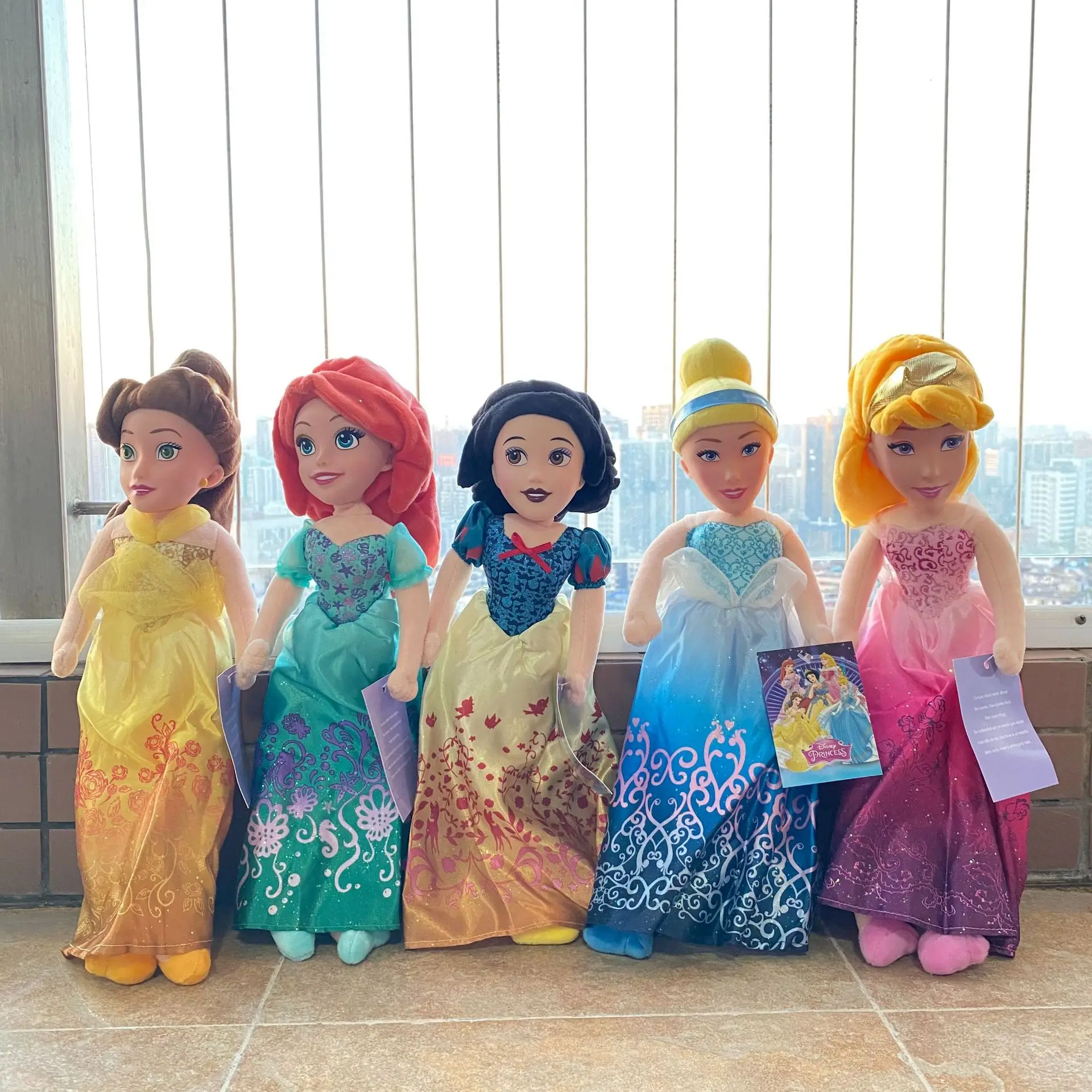 20cm Disney Princess Series Plush Toys Doll Snow White Cinderella Doll Girl Birthday Party Room Decoration Doll Gift