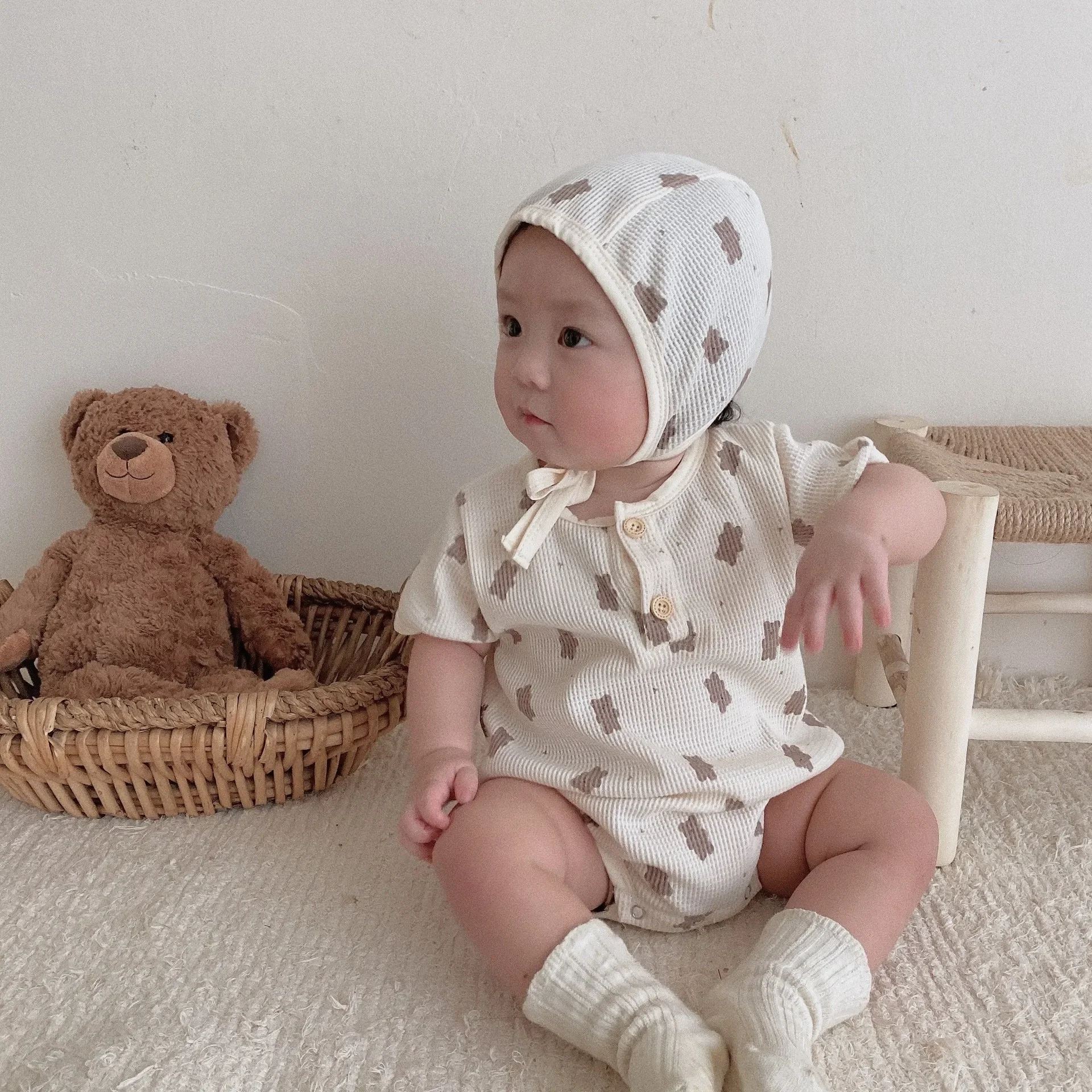 

2024 New Baby Summer Short Sleeve Bodysuit Cute Bear Print Boy Cotton Waffle Jumpsuit Fashion Girl Floral Onesie Infant Clothes