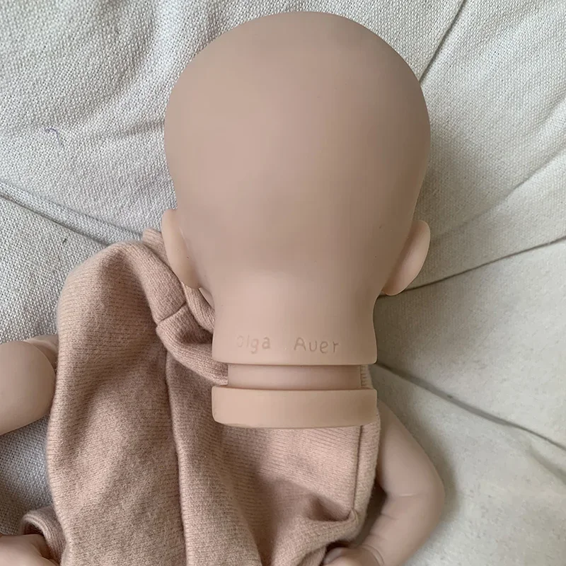 10 inch Salia Slapende Reborn Doll Kit met handtekening Onvoltooide Ongeverfde Levensechte Mini Blank DIY Pop Onderdelen Met Doek Lichaam