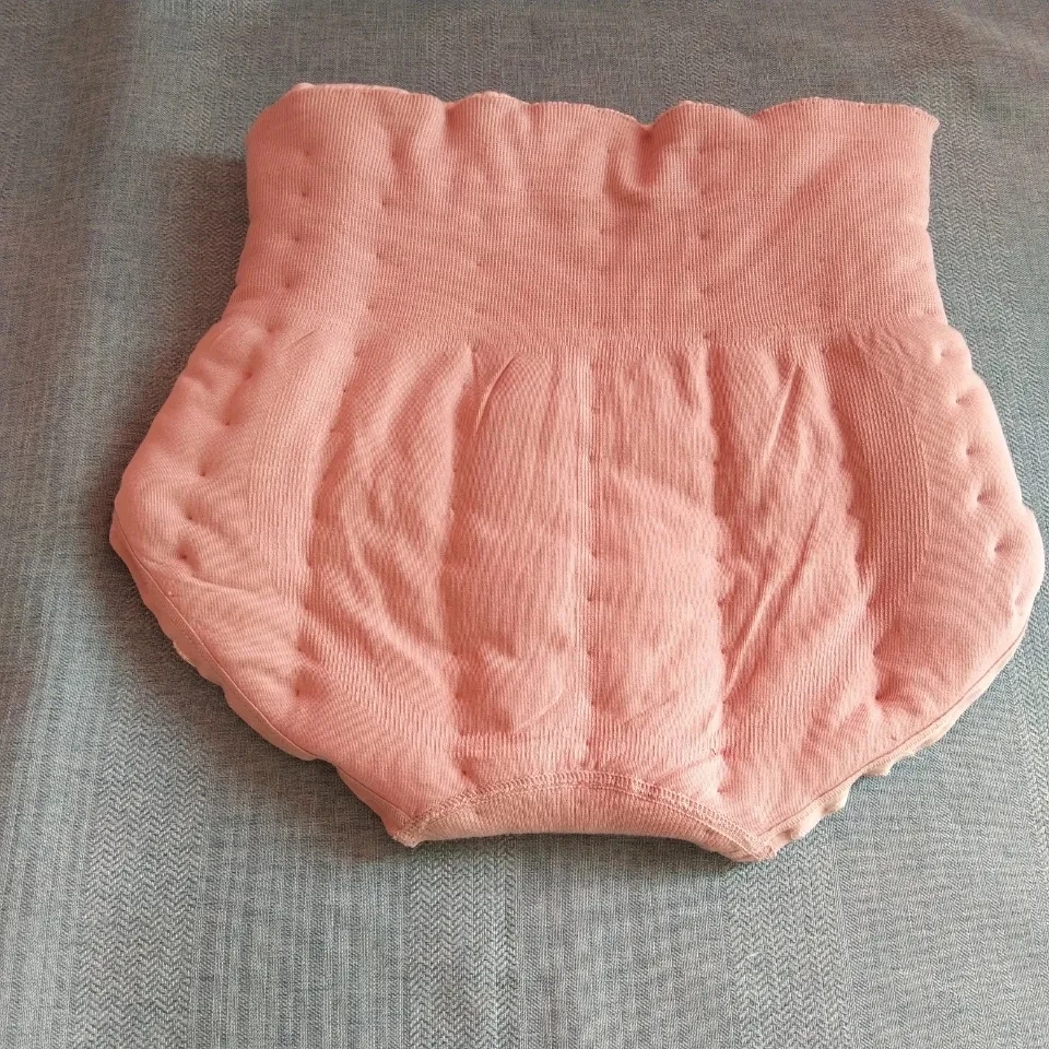 Majtki damskie z mieszanki bawełny z wysokim stanem, modelujące sylwetkę, wyszczuplające brzuch, powiększające pośladki.