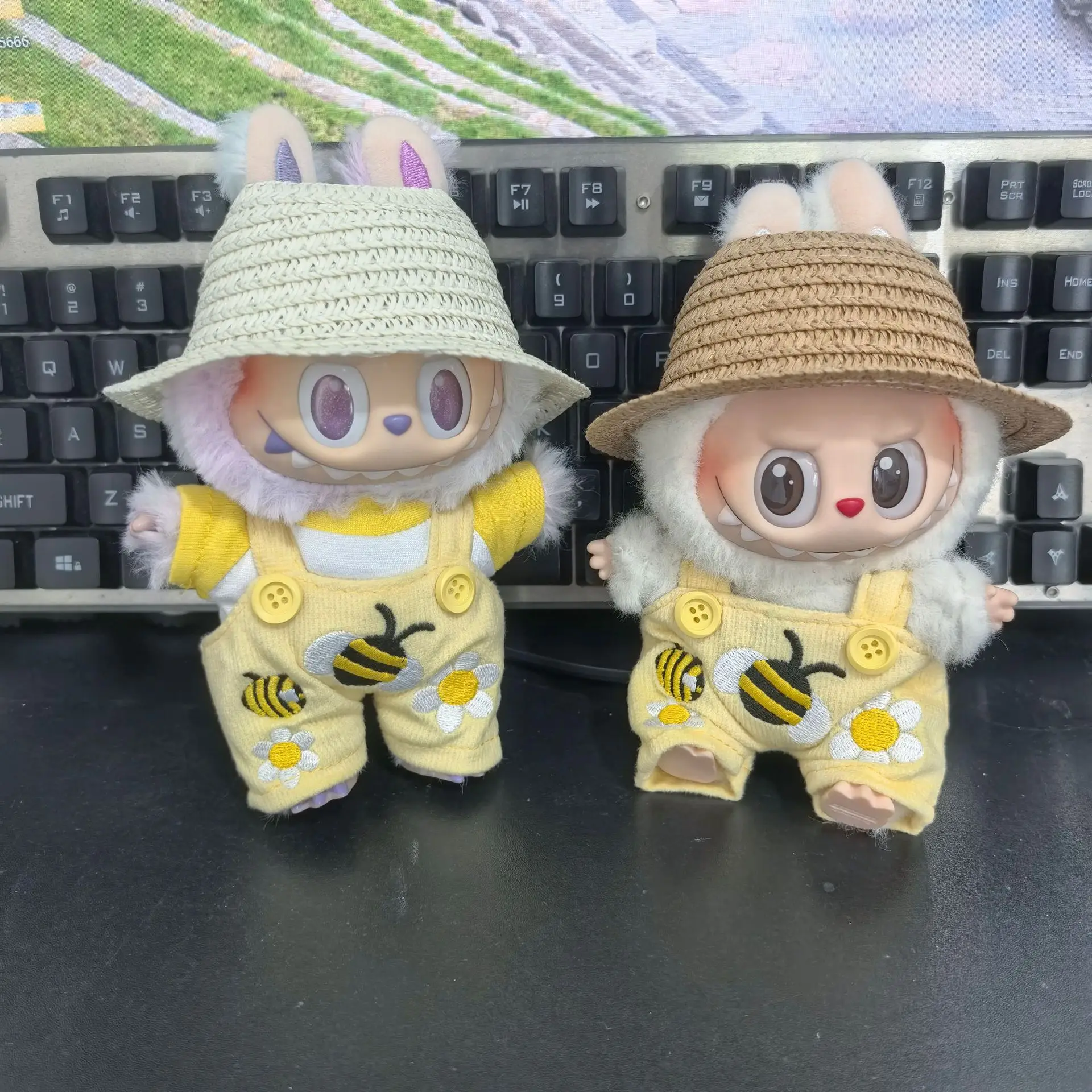 

Clothes For Labubu 15/17Cm Dolls Gen 1-3 Embroidered Bee Suspender Pants Set Clothing Accessories
