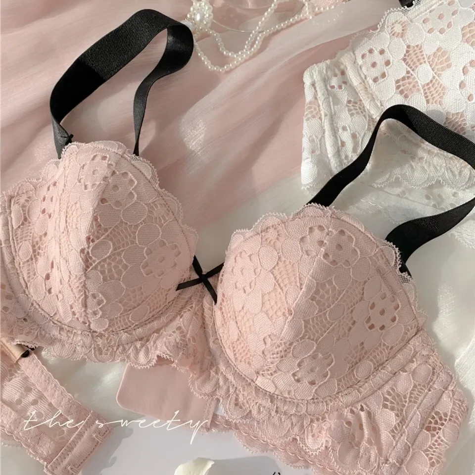 French Vintage Lingerie Women's Large Shoulder with Soft Underwire Holding Up A Thin Bra Set