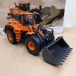 1:40 Scale DOOSAN DL420A Loader Bulldozer Truck Alloy Engineering Vehicle Model Ornament