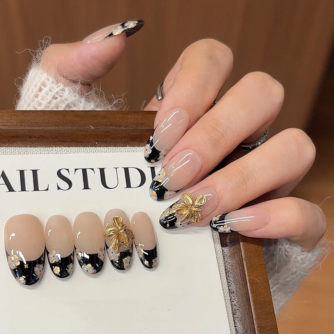 

10pcs Handmade Press on Nails Retro Black and Gold Flower French-Style Painted False Nail for Women&Girl Removable Wearable Nail