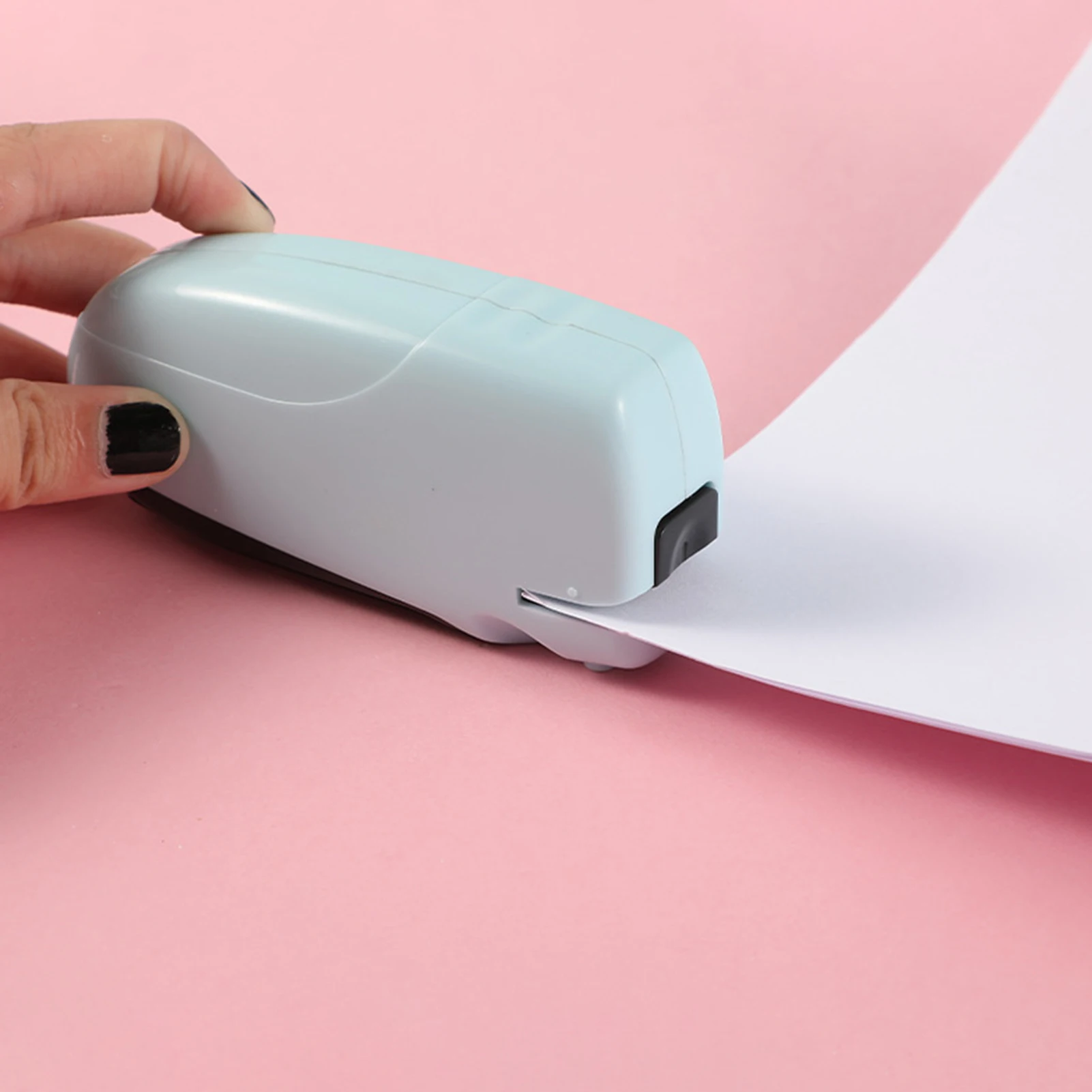 New Portable Mini Electric Stapler For School Office Home Student Electric Stapler Stationery Auto Rechargeable 24/6 Staple