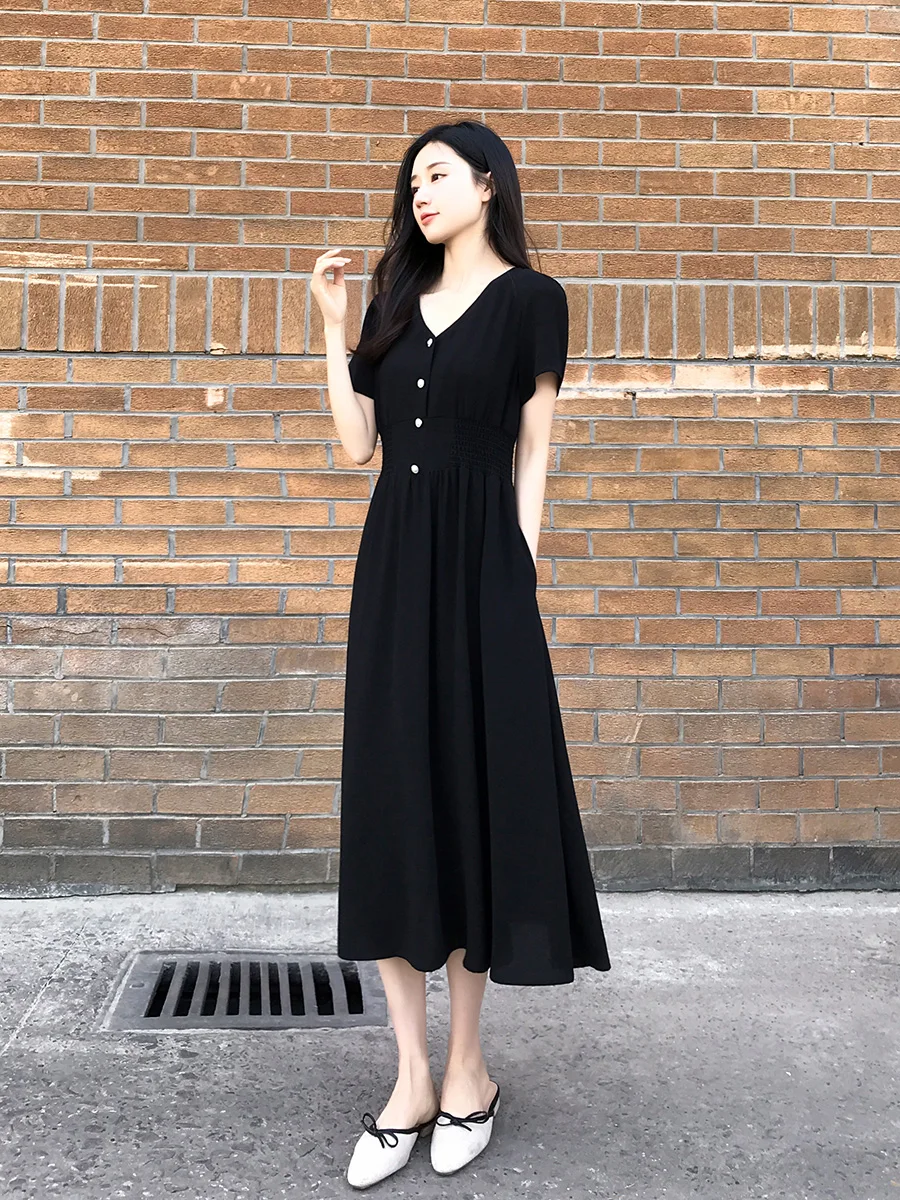 

2025 Summer New Style V-neck Black Dress Women's Retro Hepburn Gothic Style High End Chiffon Long Dress