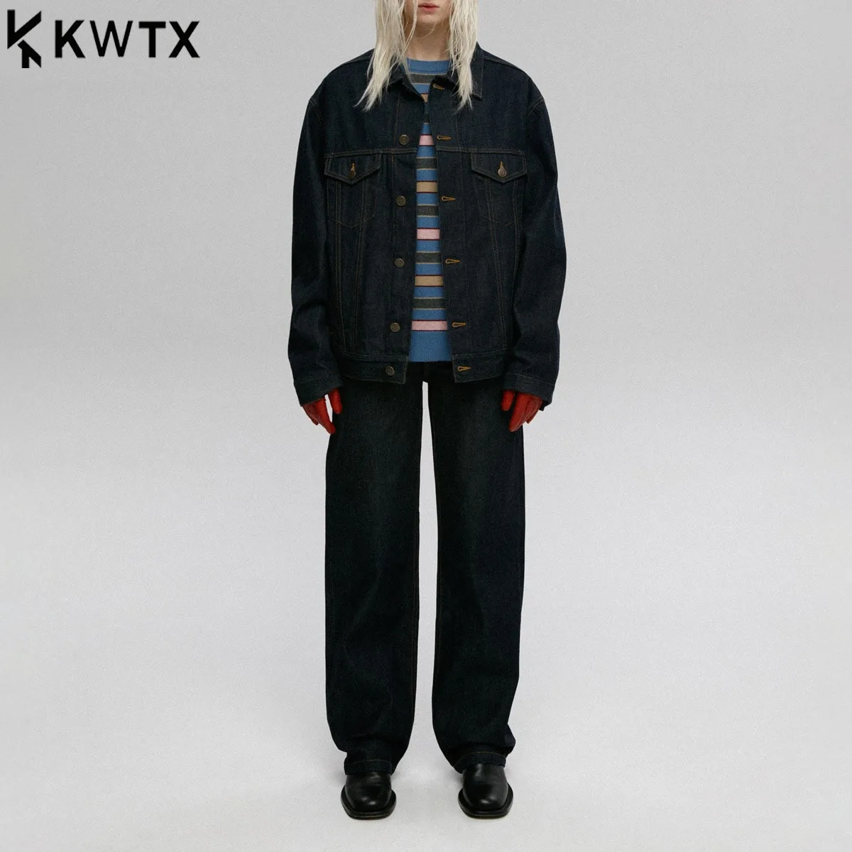 

KWTX женский шикарный джинсовый комплект из 2 предметов, куртка на пуговицах спереди, широкие брюки, повседневный элегантный офисный дизайнер, осень-зима 2025