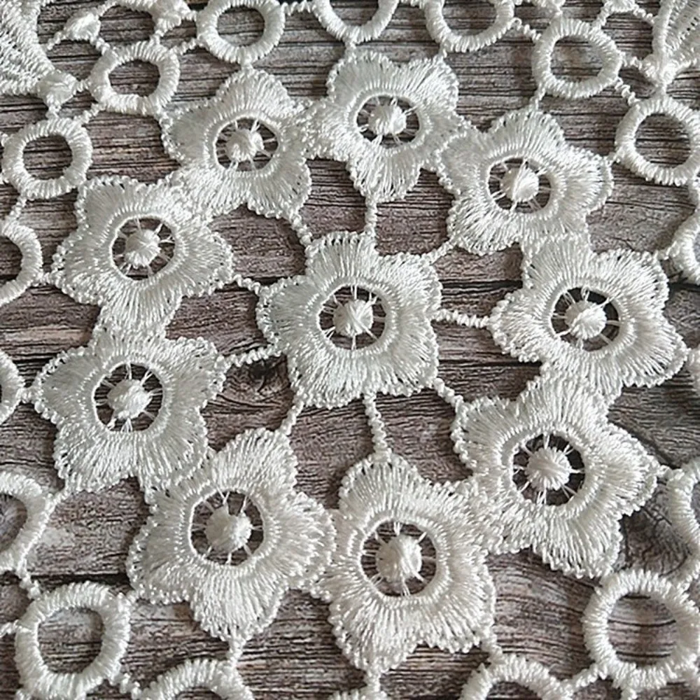 Ornament Prop Lace Embroidery Table Cloth Round Hollow Coffee Coaster Tea Pad Mat White Lace Placemat Wedding Banquet Decor