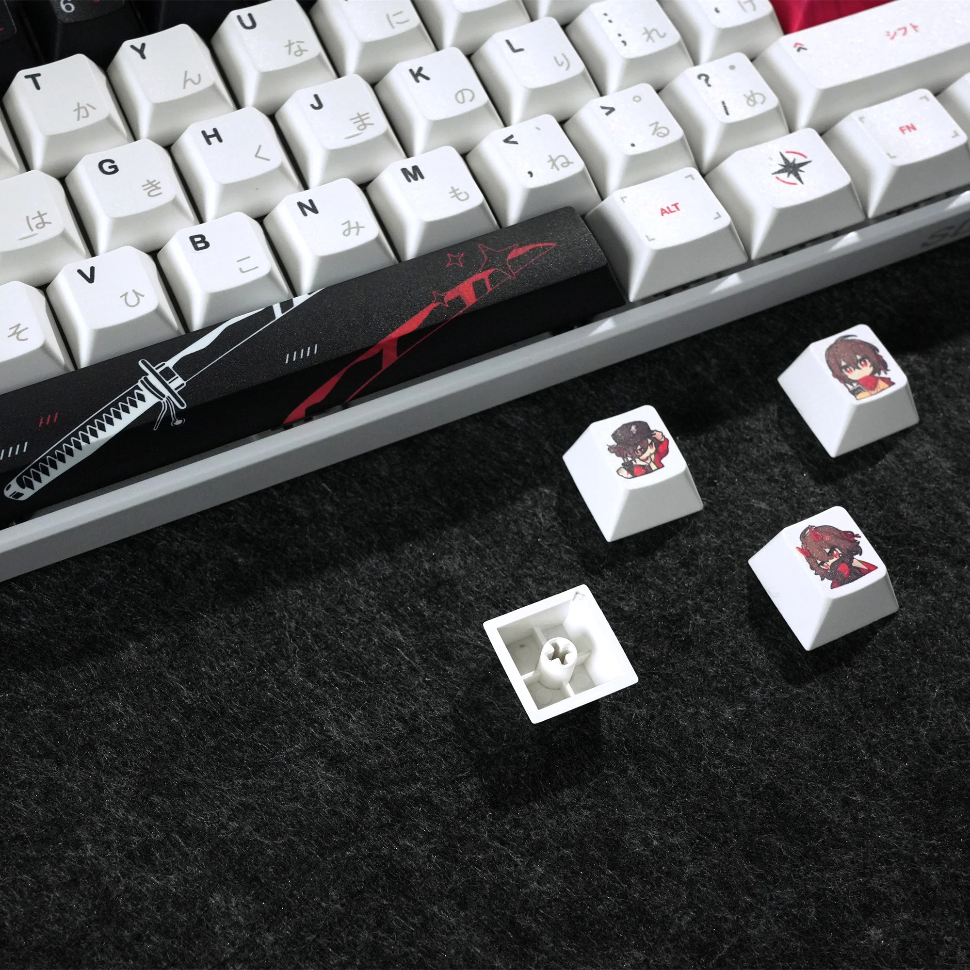 XVX Anime Keycaps, Yuki Aim Keycaps, PBT Dye-Sublimation, Double Shot Optics Keycaps, Blanc et Noir, Aucun profil, 134 prédire